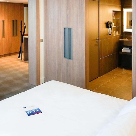 Novotel Сакле Екстер'єр фото
