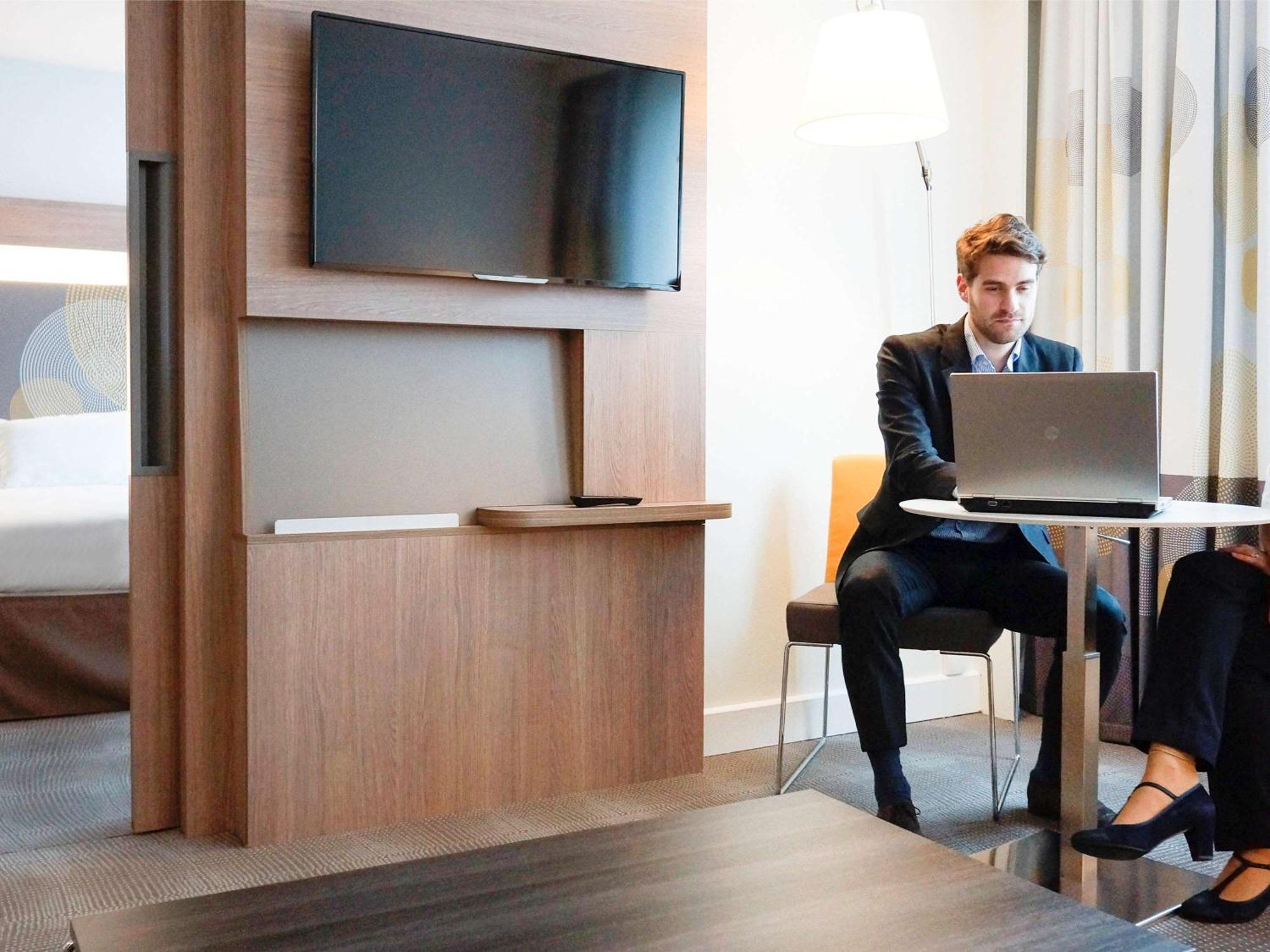 Novotel Сакле Екстер'єр фото