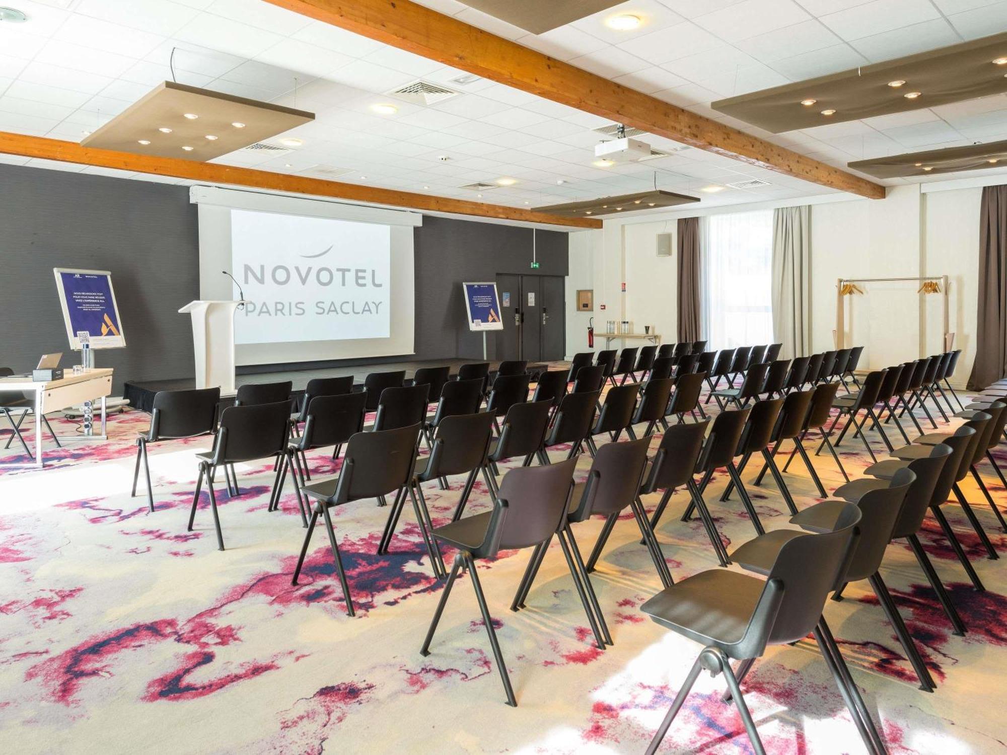 Novotel Сакле Екстер'єр фото